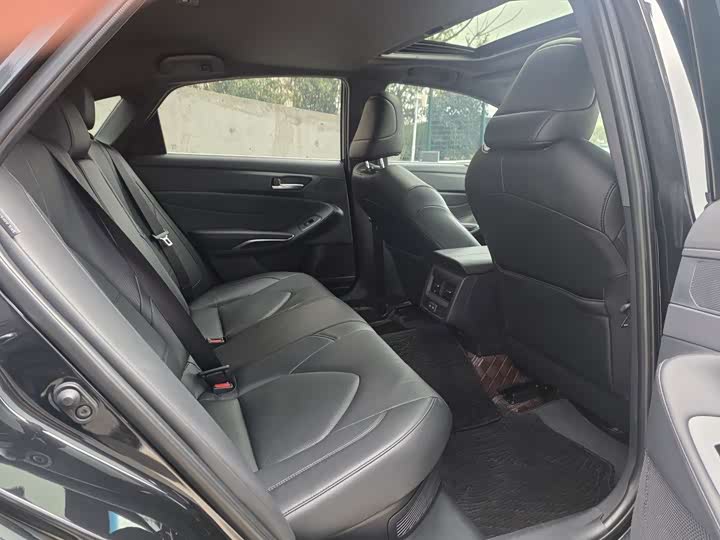 Фото 9 - Toyota Avalon