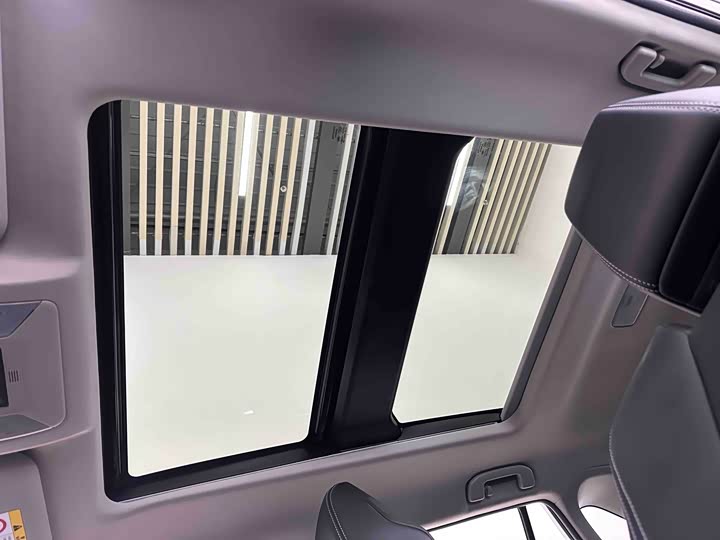 Фото 8 - Toyota Wildlander