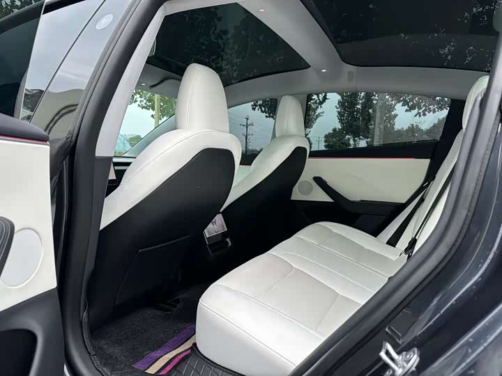 Фото 6 - Tesla Model 3