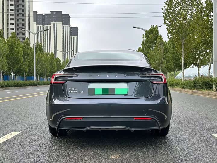 Фото 8 - Tesla Model 3