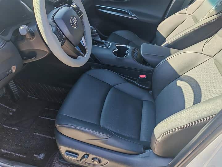 Фото 9 - Toyota Venza