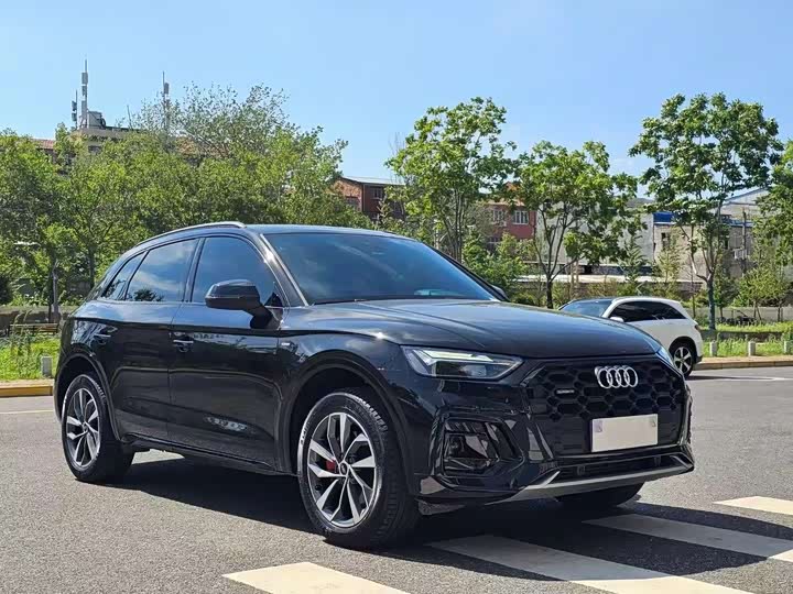 Фото 2 - Audi Q5L