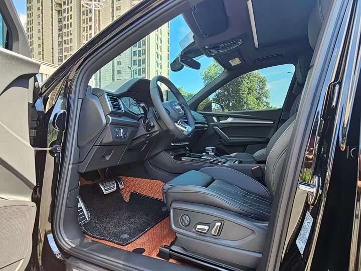 Фото 4 - Audi Q5L