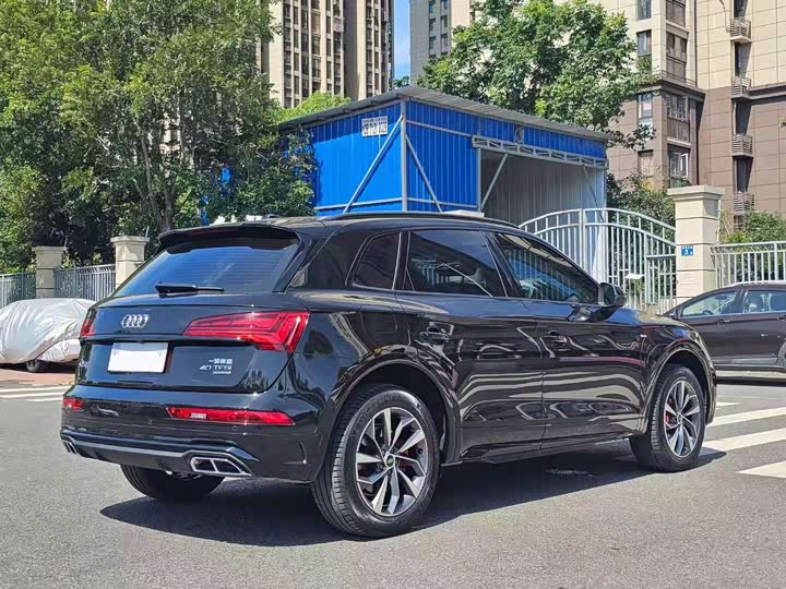 Фото 7 - Audi Q5L