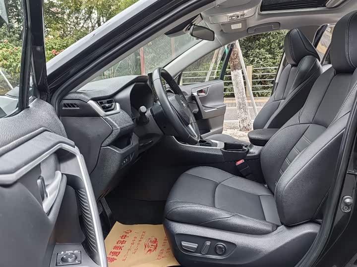 Фото 5 - Toyota Wildlander