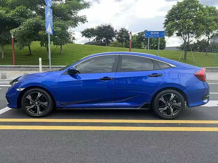 Фото 6 - Honda Civic