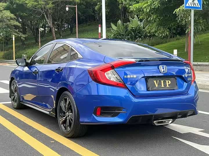 Фото 7 - Honda Civic