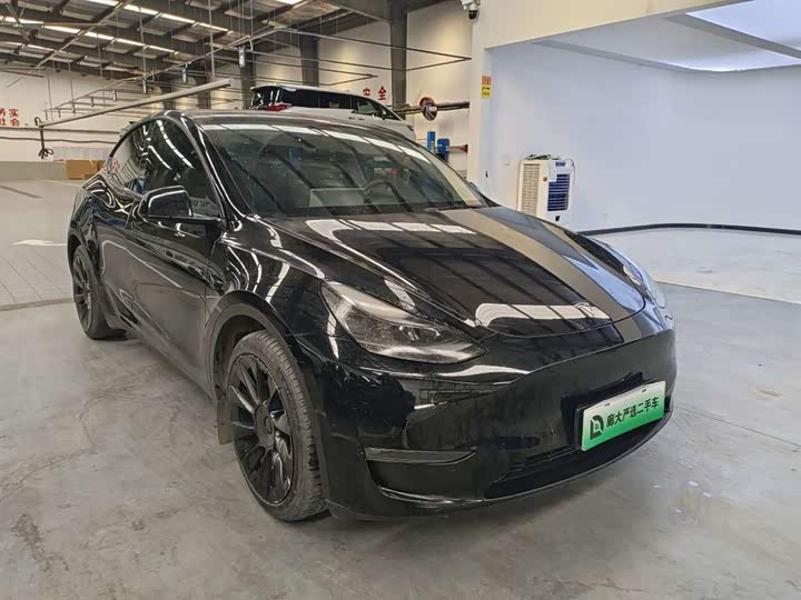 Фото 3 - Tesla Model Y