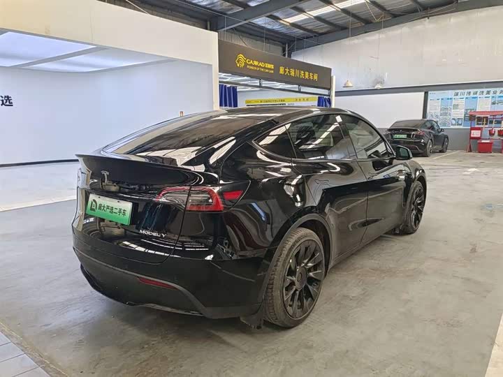 Фото 4 - Tesla Model Y