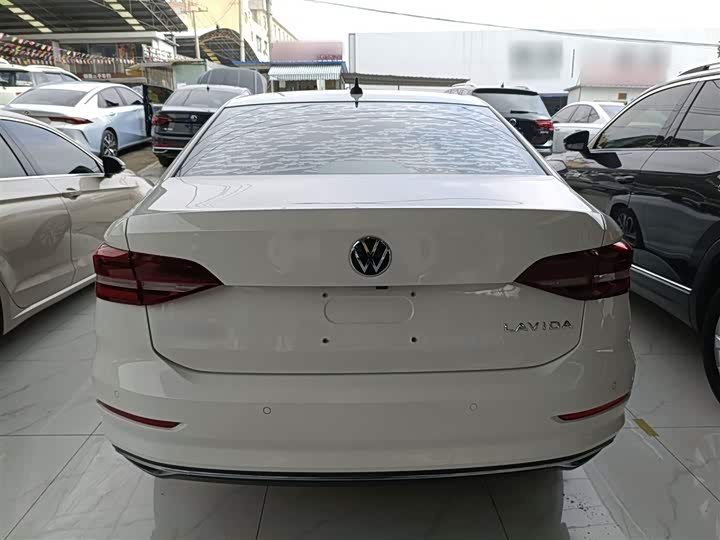 Фото 6 - Volkswagen Lavida