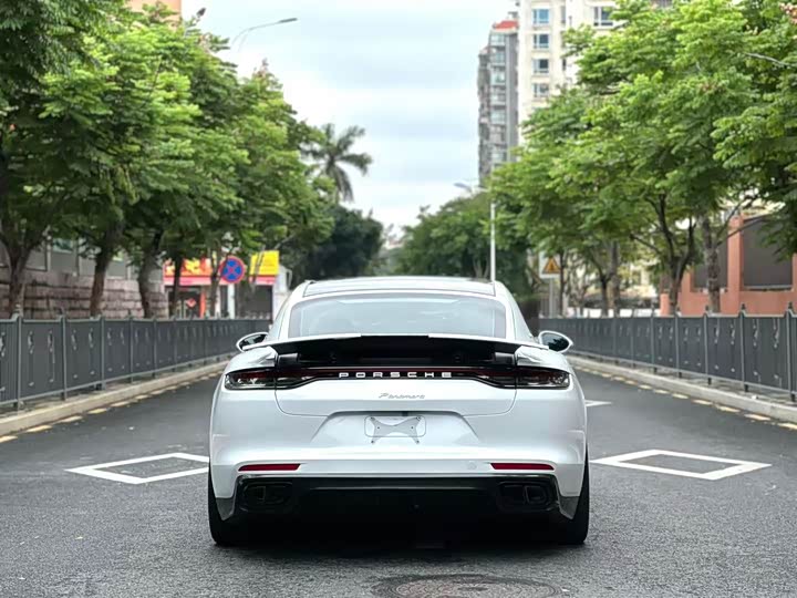 Фото 8 - Porsche Panamera