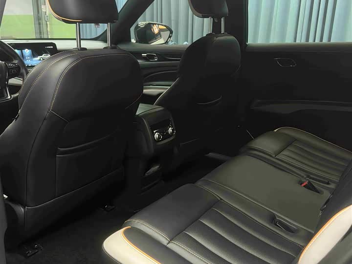 Фото 6 - Ford Equator