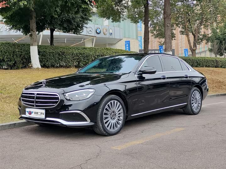 Фото 1 - Mercedes-Benz E-Class