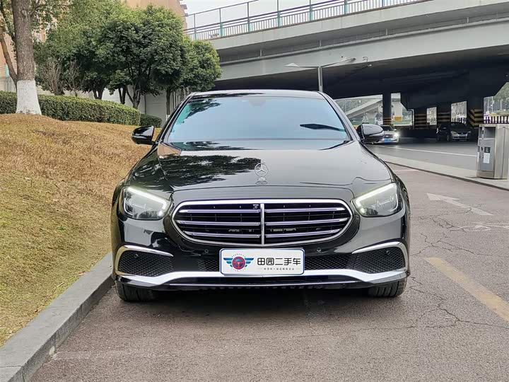 Фото 2 - Mercedes-Benz E-Class