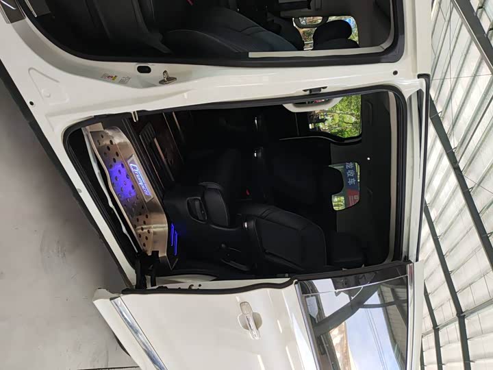 Фото 9 - GAC Trumpchi M8