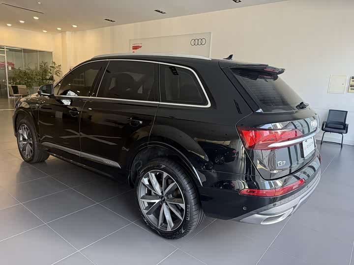 Фото 5 - Audi Q7