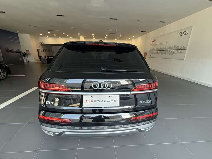 Фото 6 - Audi Q7