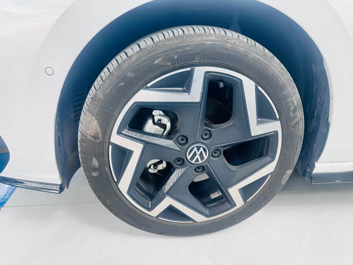 Фото 4 - Volkswagen Golf