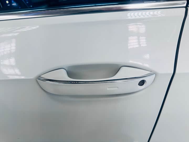 Фото 5 - Volkswagen Golf