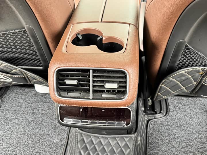 Фото 9 - Mercedes-Benz GLE-Class