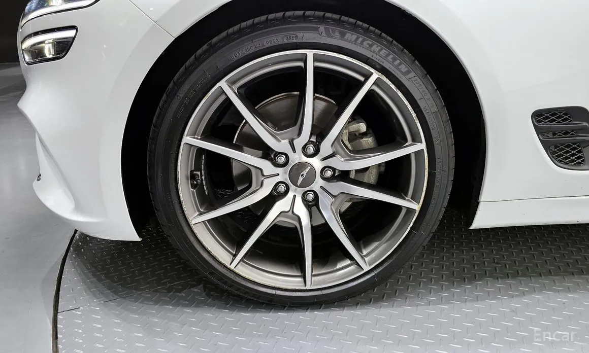 Фото 5 - Genesis G70