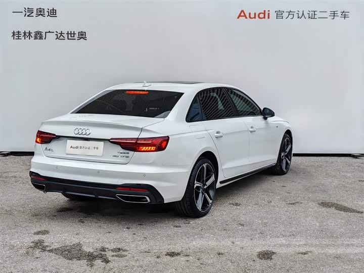 Фото 5 - Audi A4L