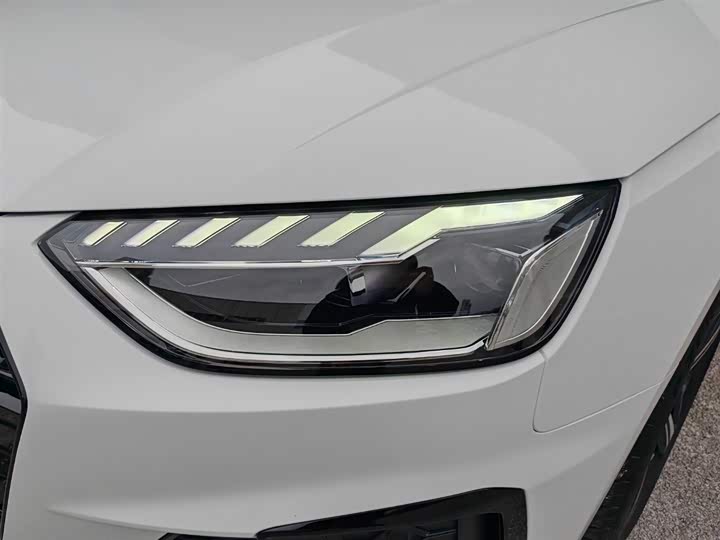 Фото 6 - Audi A4L