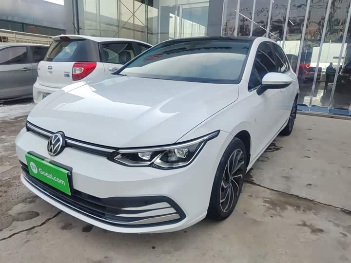 Фото 1 - Volkswagen Golf