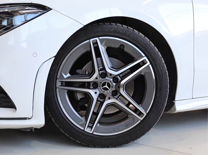 Фото 4 - Mercedes-Benz CLA-Class