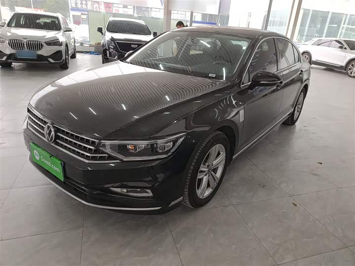 Фото 1 - Volkswagen Magotan