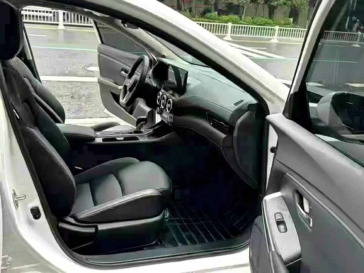 Фото 5 - Nissan Sylphy