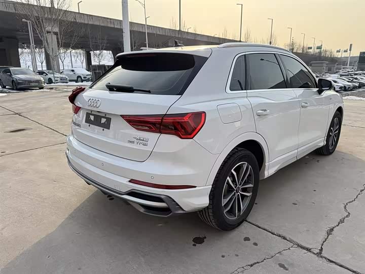 Фото 6 - Audi Q3