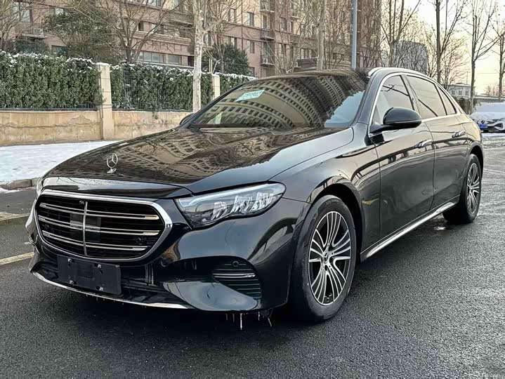 Фото 2 - Mercedes-Benz E-Class