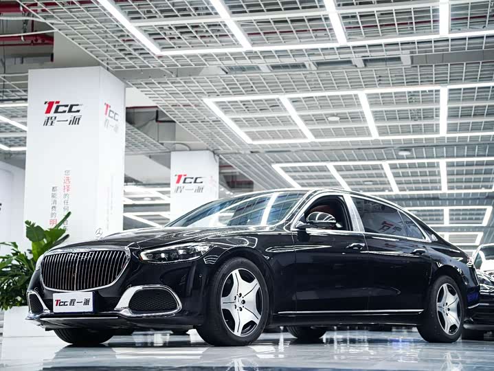 Фото 1 - Mercedes-Benz Maybach S-Class