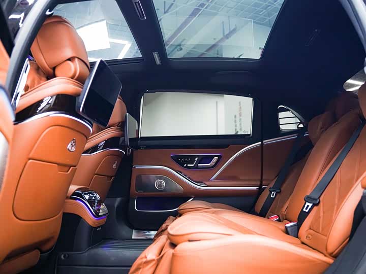 Фото 9 - Mercedes-Benz Maybach S-Class