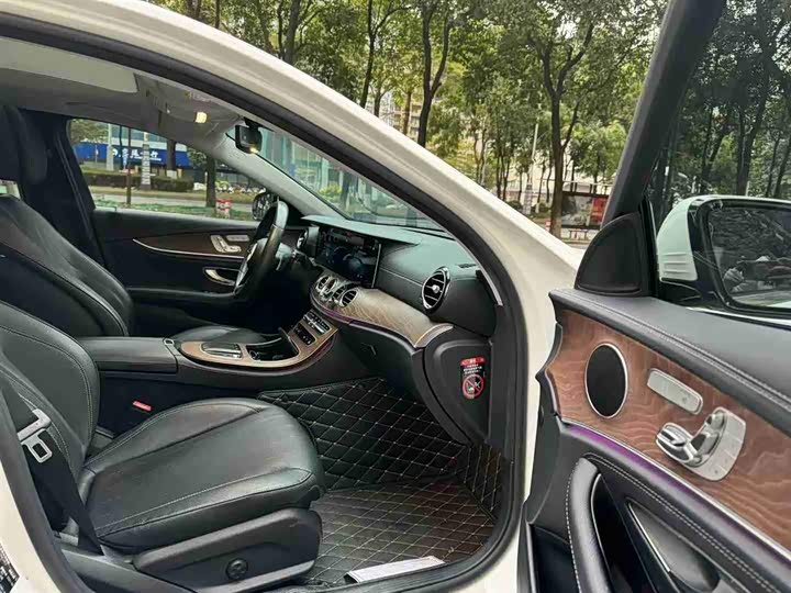 Фото 8 - Mercedes-Benz E-Class Hybrid