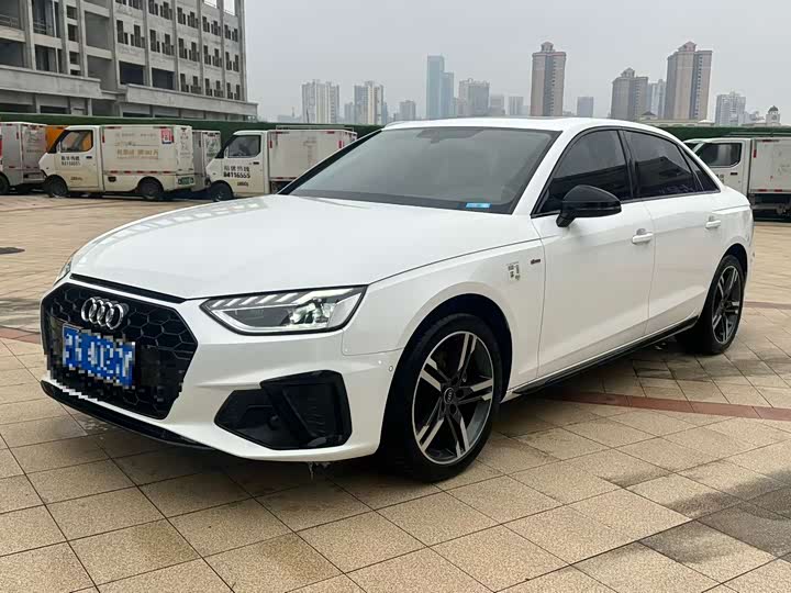 Фото 1 - Audi A4L