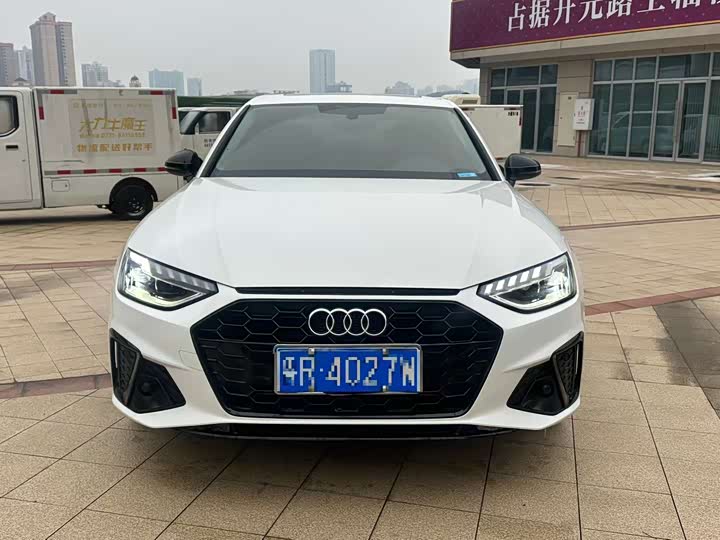 Фото 2 - Audi A4L