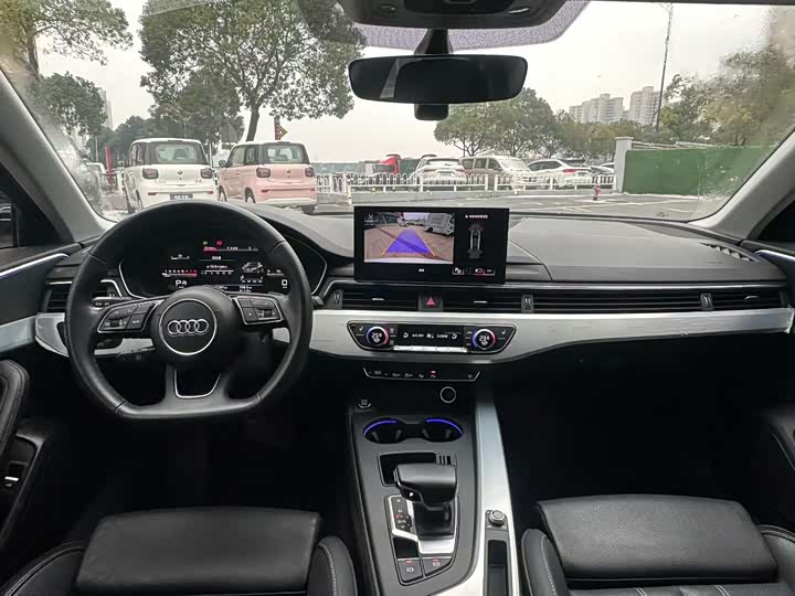 Фото 5 - Audi A4L