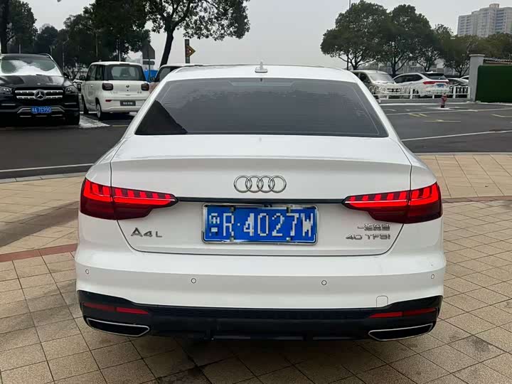 Фото 8 - Audi A4L