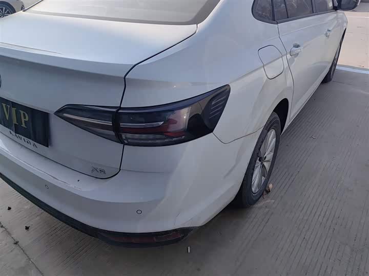 Фото 8 - Volkswagen Lavida