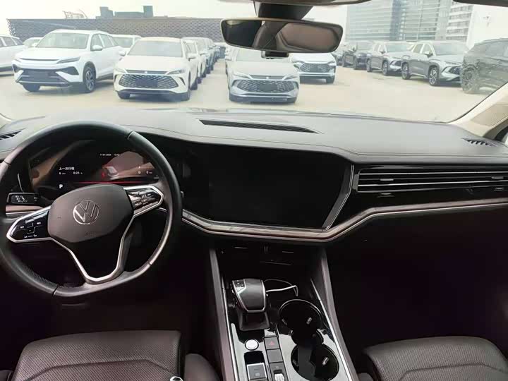 Фото 5 - Volkswagen Touareg