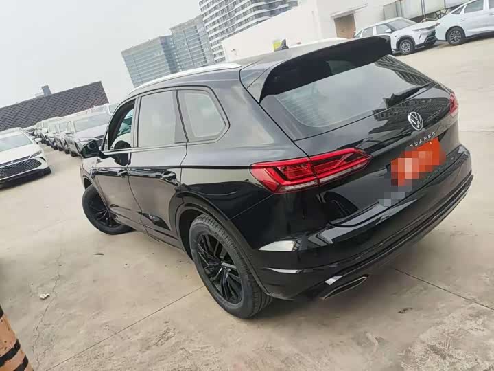 Фото 8 - Volkswagen Touareg