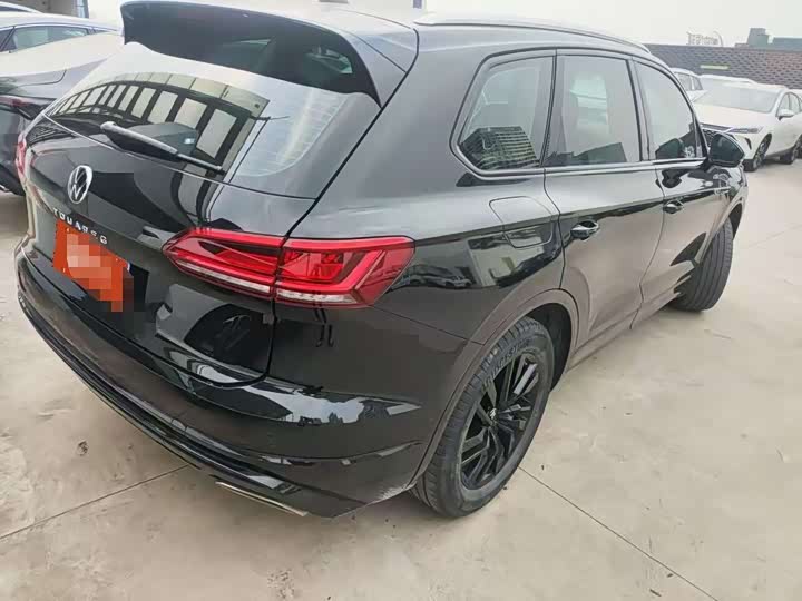 Фото 9 - Volkswagen Touareg