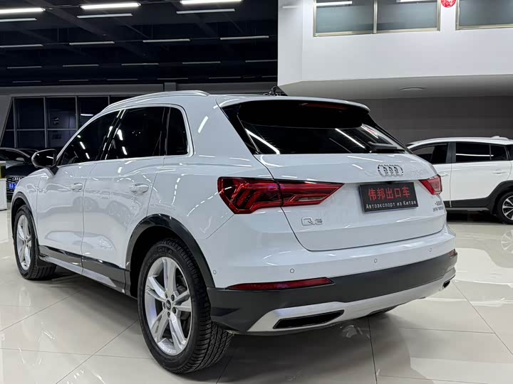 Фото 4 - Audi Q3
