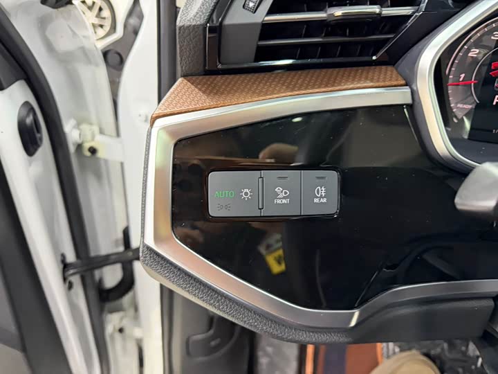 Фото 9 - Audi Q3