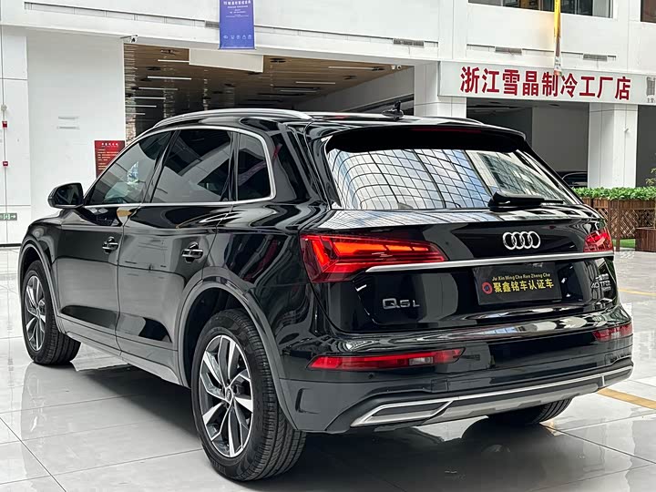 Фото 6 - Audi Q5L