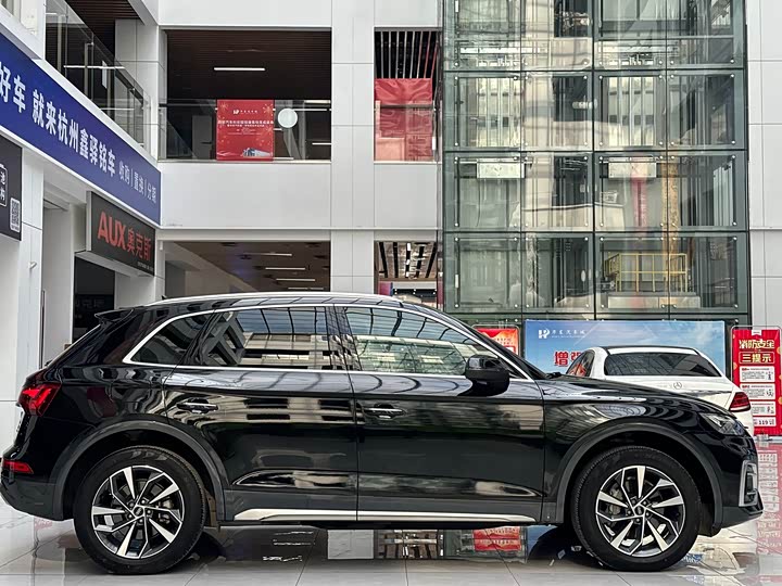 Фото 7 - Audi Q5L