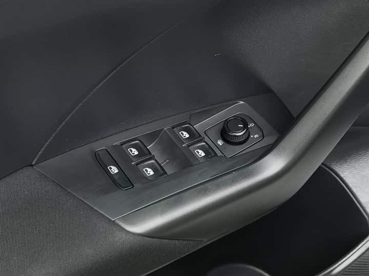 Фото 9 - Volkswagen Tacqua