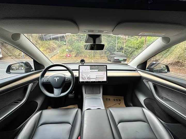 Фото 8 - Tesla Model Y